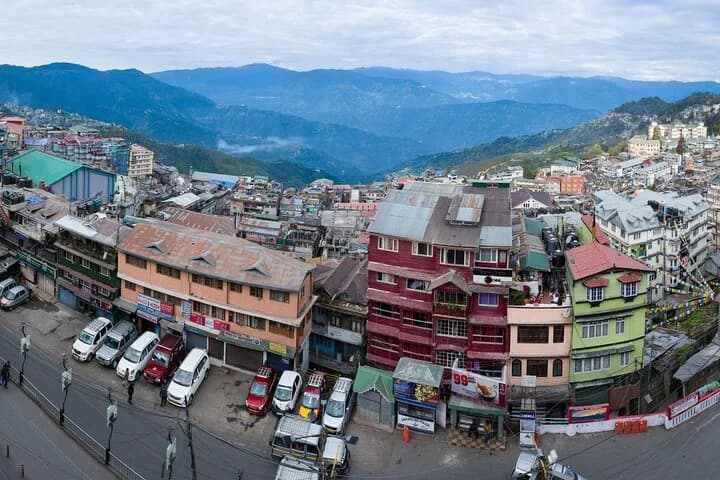 Discover all the beautiful and famous sites of Darjeeling and taste lo — photo 7