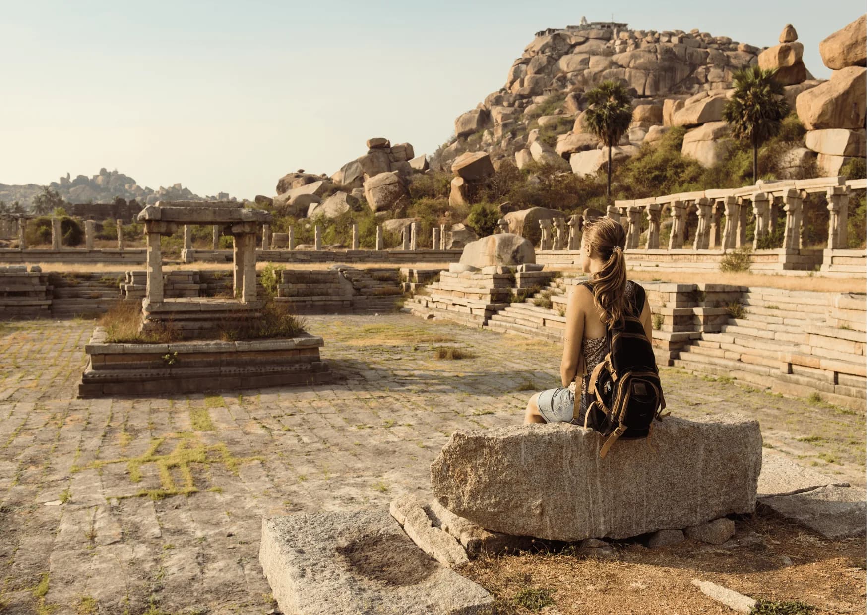 Enjoy local cuisine and see all of Hampi's stunning and well-known sit — photo 9
