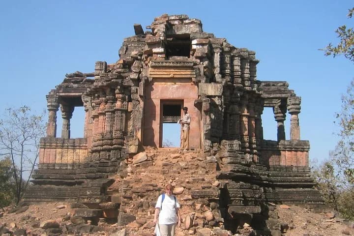 Discover the Mastani Mahal and Ajaigarh Fort on this fantastic 8-hour — photo 3