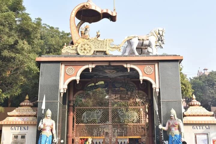 Heritage & Cultural Trails of Mathura (2 Hours Guided Walking Tour) — photo 3