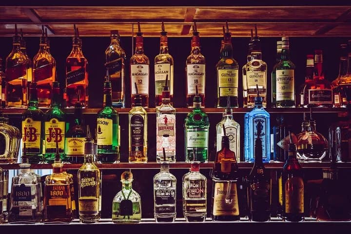 Unwind your evening with an exciting pub crawl in the heart of Lucknow — photo 4