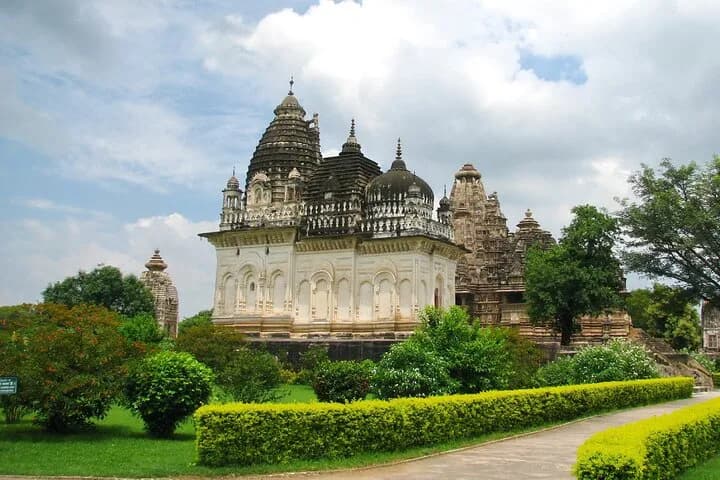 Experience authentic Khajuraho on this amazing walking tour of the old — photo 4