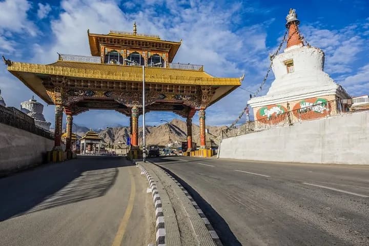 Touristic Highlights of Leh (Guided Fullday Sightseeing Tour by Car) — photo 2
