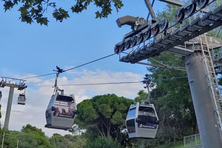 Barcelona: Montjuic Round Trip Sightseeing via Cable Car — photo 5