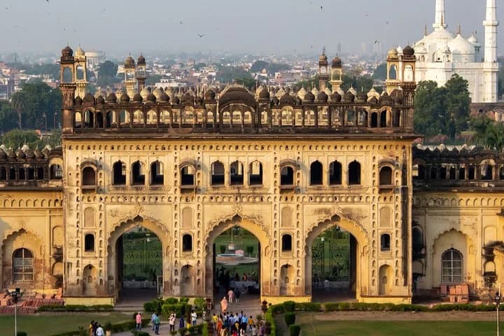 Discover all the beautiful and famous sites of Lucknow and taste local — photo 7