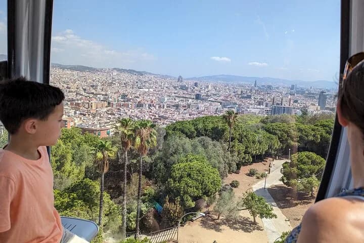 Barcelona: Montjuic Round Trip Sightseeing via Cable Car — photo 4