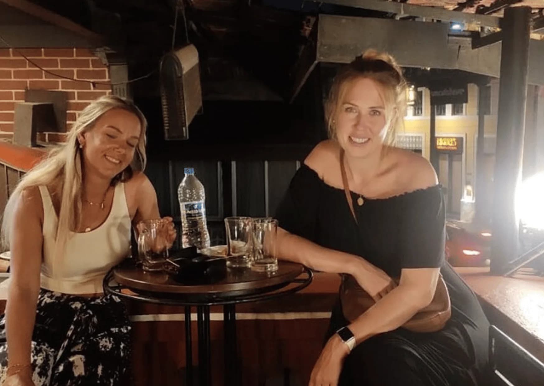 We run our Pub Crawl on philosophy: Drink triple. See double. Act sing — photo 9
