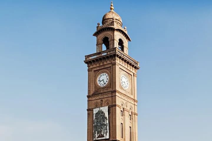 Discover the vivid and lively marketplaces of Mysore. This walk will n — photo 6