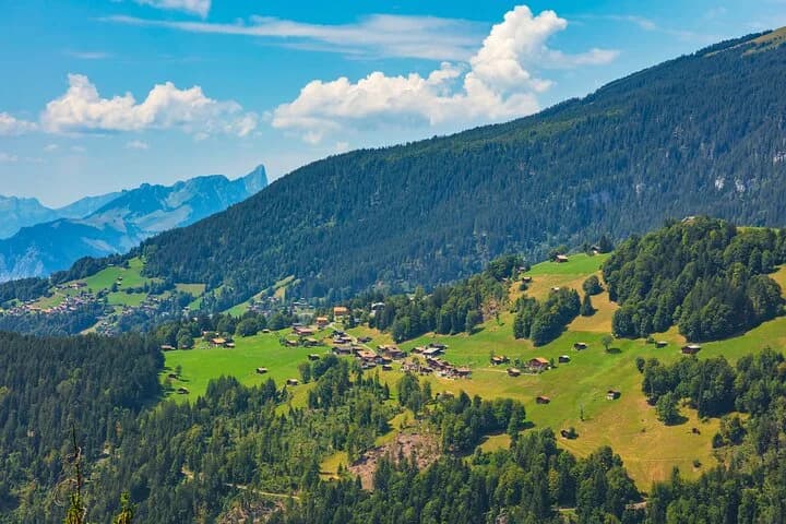 Daytrip to Grindelwald, Lauterbrunnen & Interlaken — photo 3