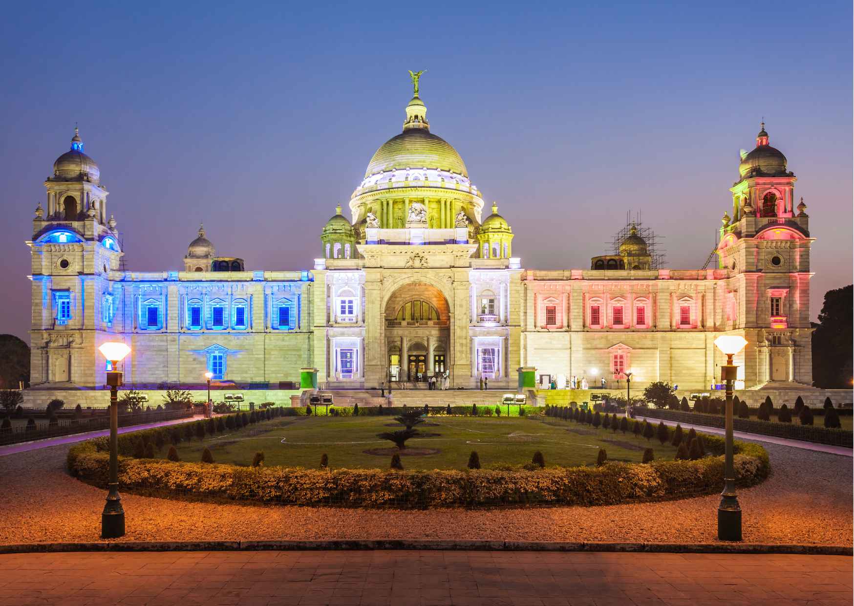 Discover all the beautiful and famous of legends from Kolkata on this — photo 8