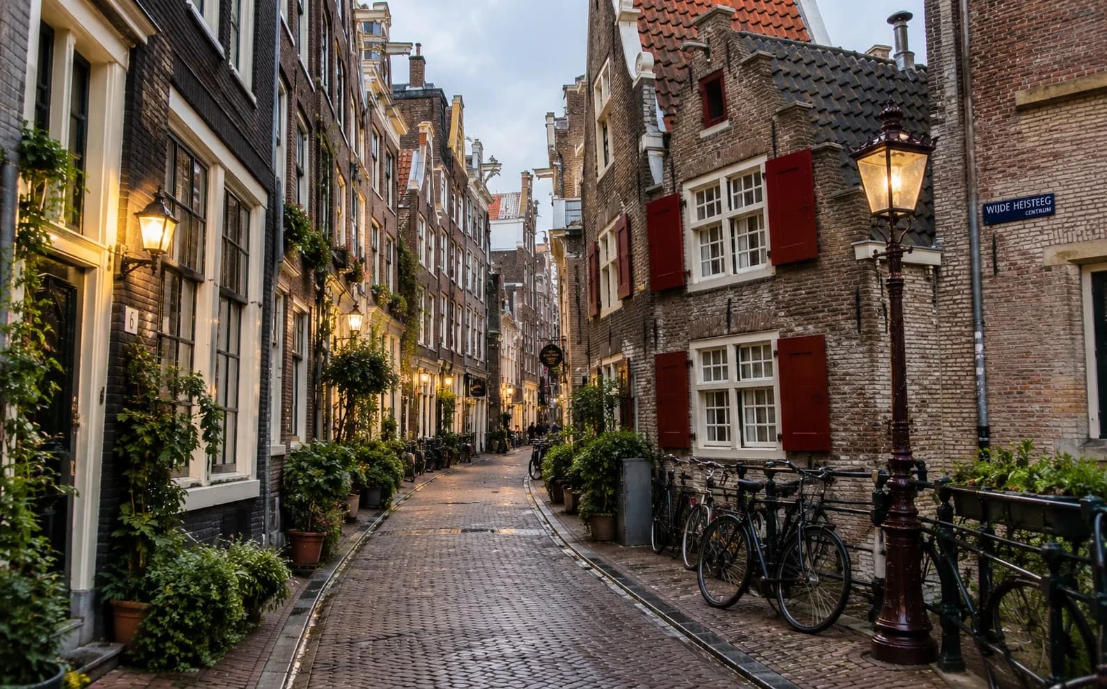 Best of Central Amsterdam Private Tour with a local — photo 3