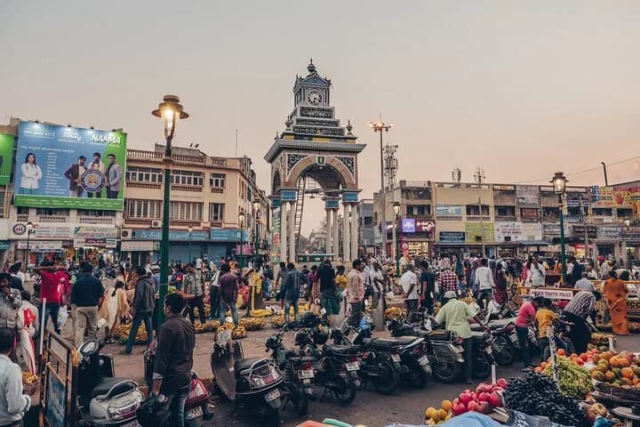 Discover the vivid and lively marketplaces of Mysore. This walk will n — photo 2