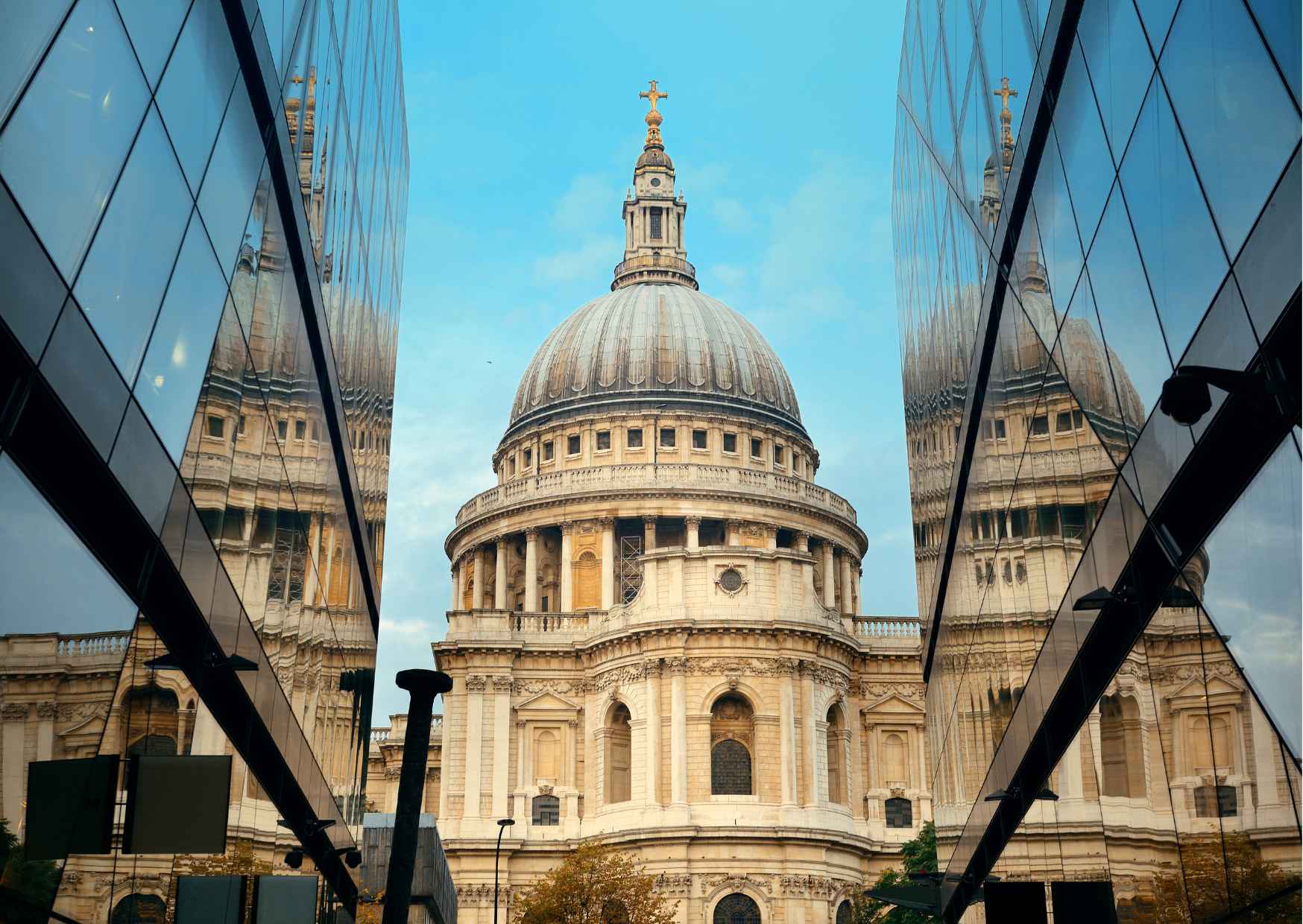 St. Paul’s Cathedral Entrance — photo 3
