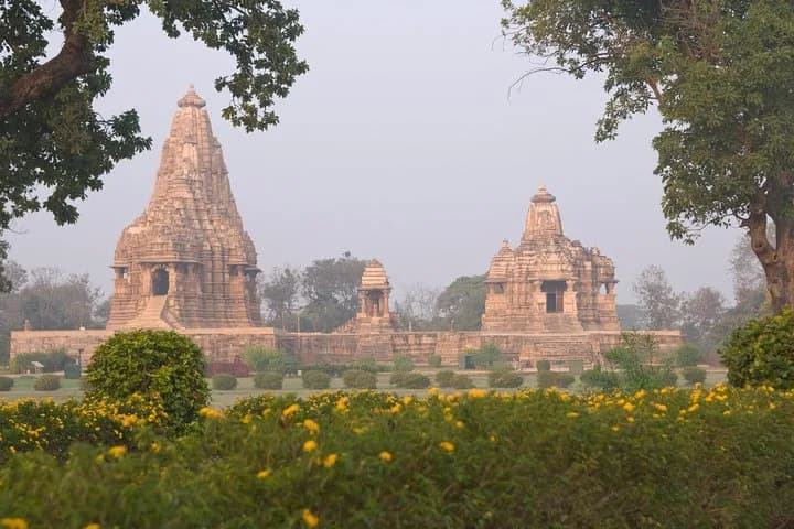 Experience authentic Jhansi on this amazing walking tour of the old to