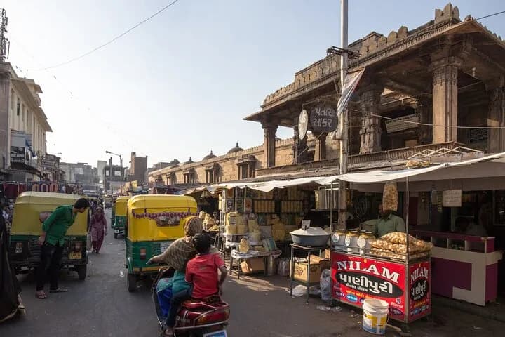 Heritage & Cultural Walk of Ahmedabad (2 Hours Guided Walking Tour) — photo 3