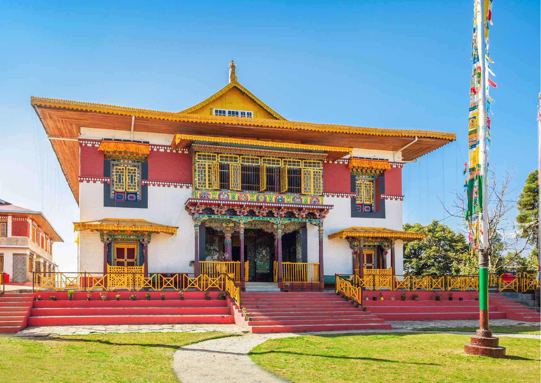 Discover all the beautiful and famous sites of Pelling, famous Buddha — photo 7