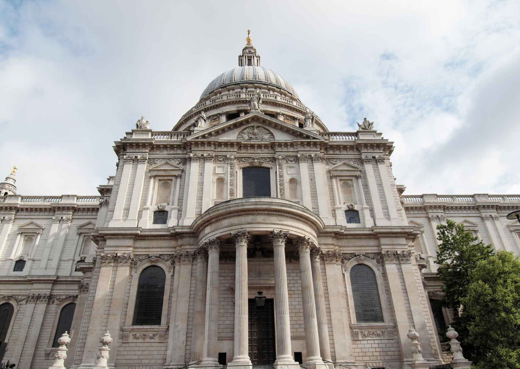 St. Paul’s Cathedral Entrance — photo 7
