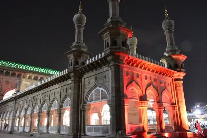 Discover all the beautiful and famous sites of Hydrabad and taste loca — photo 3