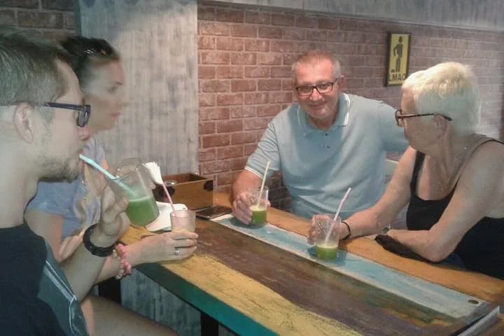 Try popular food and drinks of the Goa region in traditional local eat — photo 7