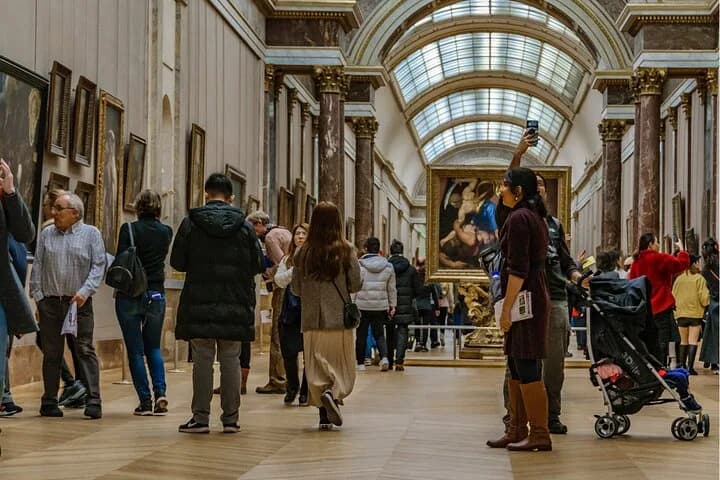 Paris Louvre Museum Timed Entrance Ticket with Seine River Cruise — photo 4