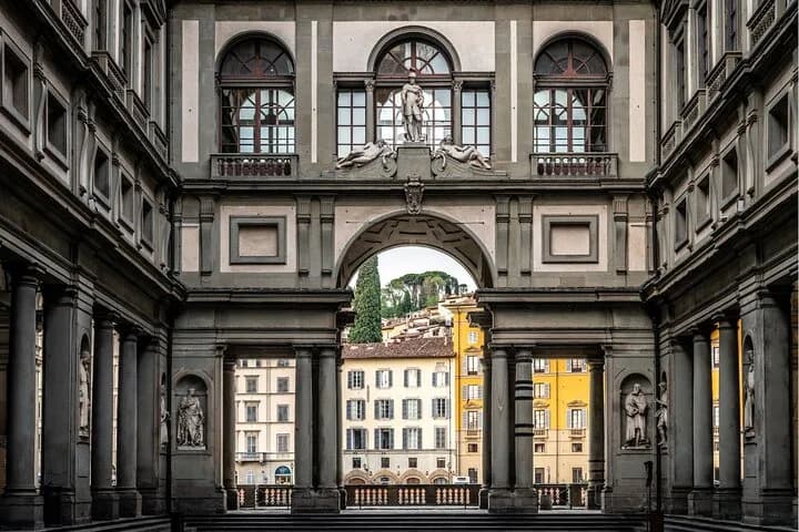 Timed Entrance to Uffizi Gallery with Digital Audio in Florence — photo 2