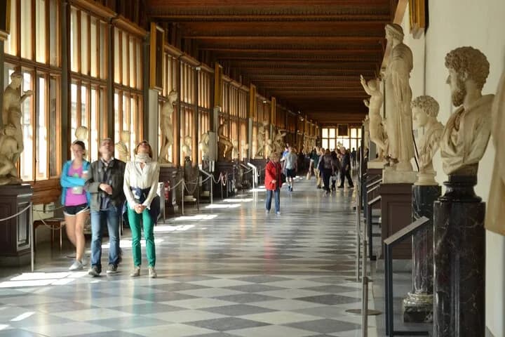 Timed Entrance to Uffizi Gallery with Digital Audio in Florence — photo 7