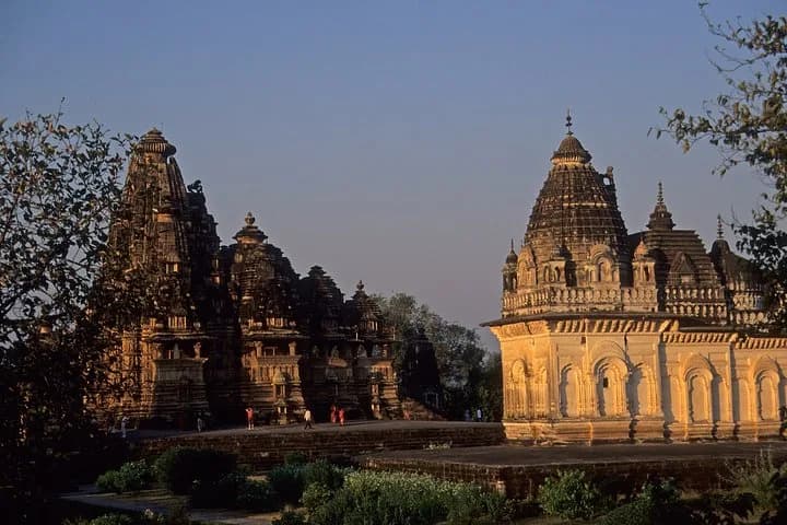 Experience authentic Khajuraho on this amazing walking tour of the old