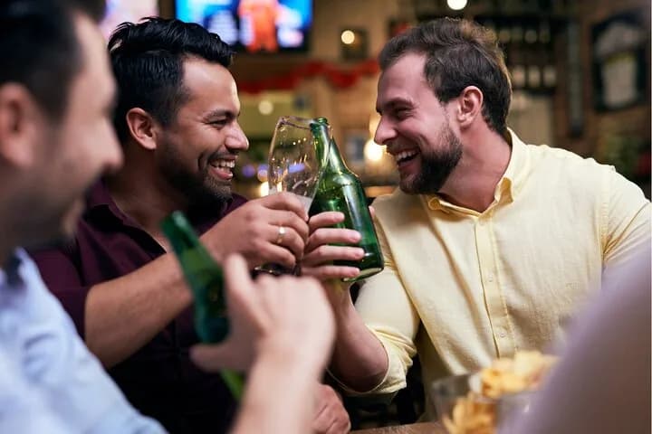 We run our Pub Crawl on philosophy: Drink triple. See double. Act sing — photo 4