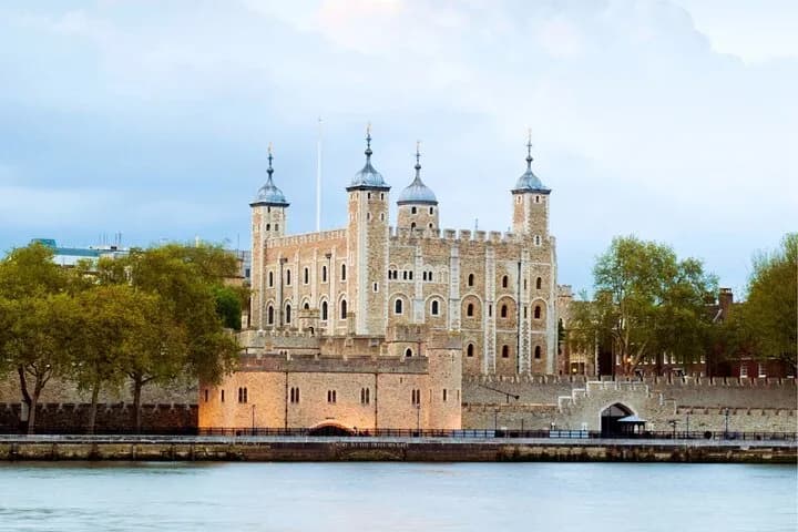 4 hours Private London City Tour in Mercedes with Driver & Audio — photo 3