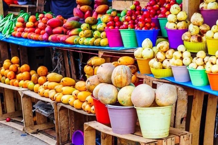 Try popular food and drinks of the Goa region in traditional local eat — photo 4