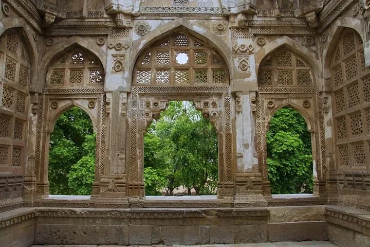 Discover all of Champaner-Pavagadh Archaeological Park's stunning and — photo 5
