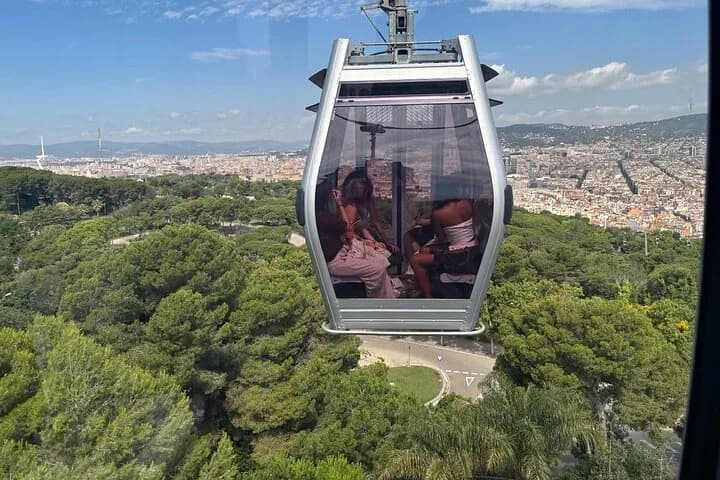 Barcelona: Montjuic Round Trip Sightseeing via Cable Car — photo 3