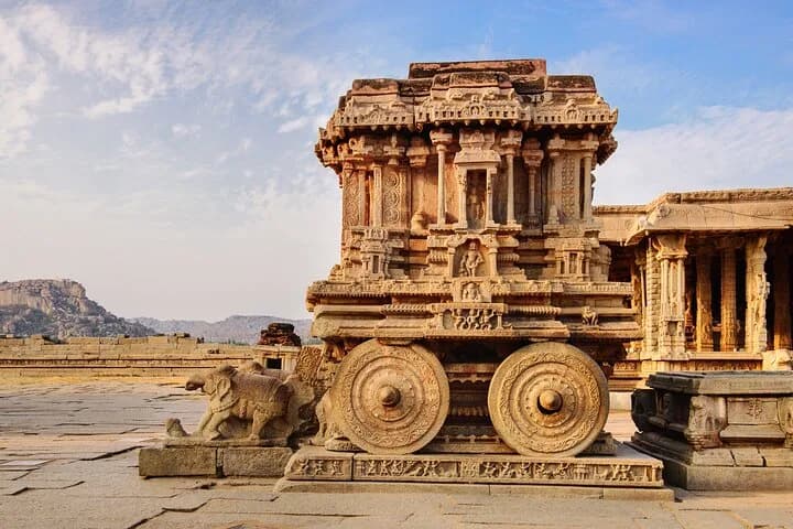 Enjoy local cuisine and see all of Hampi's stunning and well-known sit — photo 5