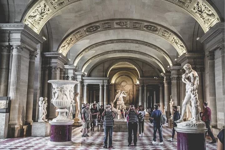 Paris Louvre Museum Timed Entrance Ticket with Seine River Cruise — photo 6