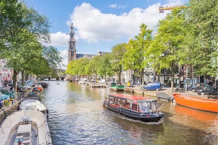 Amsterdam Highlights with Local: Walking Tour & Canal Cruise — photo 1