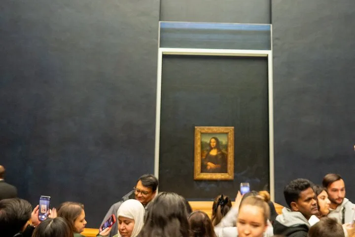 Paris: Louvre Museum Entry Ticket with Private Car Transfers — photo 6