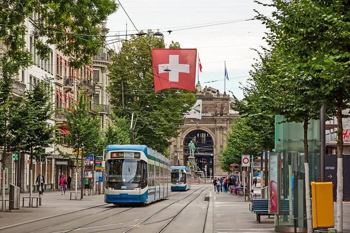 Best of Zürich & Surroundings (4 Hours Extended Guided City Tour) — photo 5