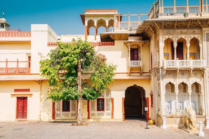 The pink city, Jaipur, is renowned for its magnificent forts and palac — photo 7