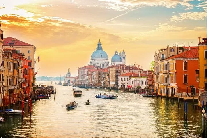 Venice Highlights with Local: Private Walking Tour & Gondola Ride — photo 6