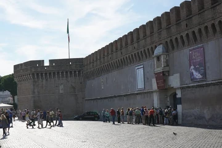 Castel Sant'Angelo Skip-the-Line Entry Ticket in Rome — photo 3