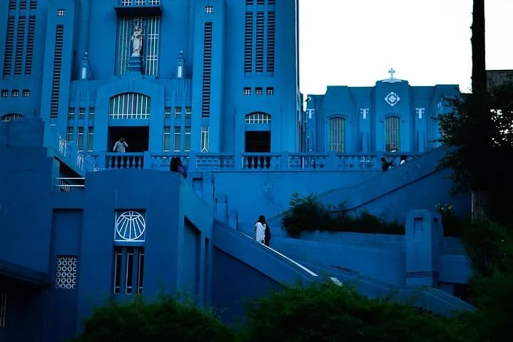 Discover all the beautiful and famous sites of Shillong and taste loca — photo 3