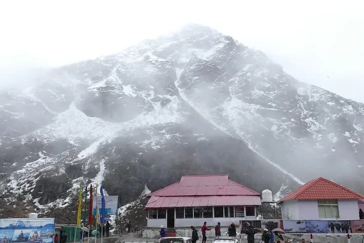 Visit Tsomgo Lake and Nathula Pass on a carefully planned 10-hour priv — photo 6