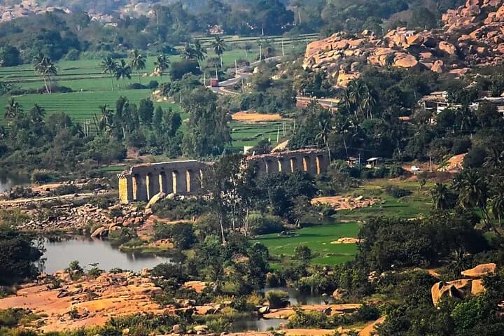 Enjoy local cuisine and see all of Hampi's stunning and well-known sit — photo 6