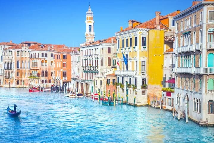 Venice Highlights with Local: Private Walking Tour & Gondola Ride — photo 3