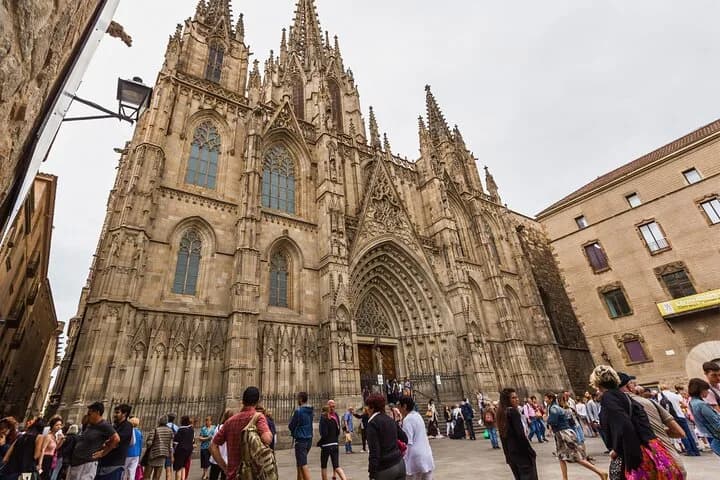 Barcelona Cathedral Priority Entry Ticket with Rooftop Access — photo 6