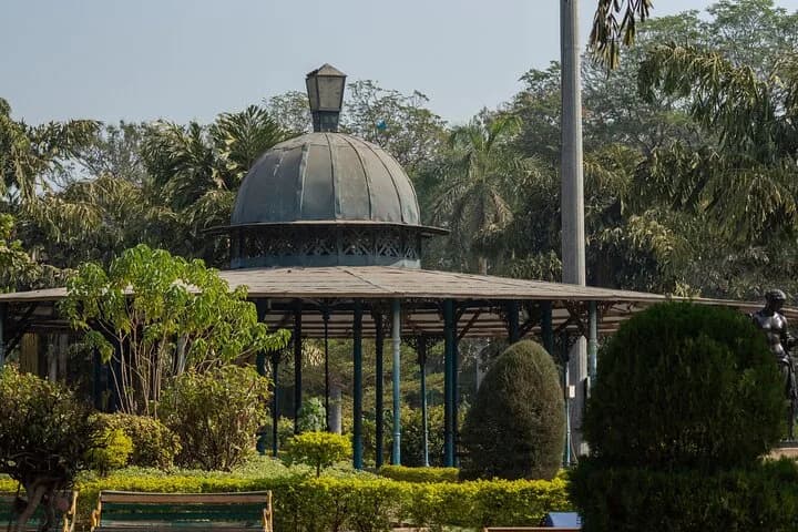 Discover all the beautiful and famous sites of Vadodara, including Mys — photo 4