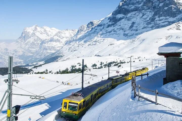 Day Trip to Jungfraujoch Top of Europe with Local from Zurich — photo 3