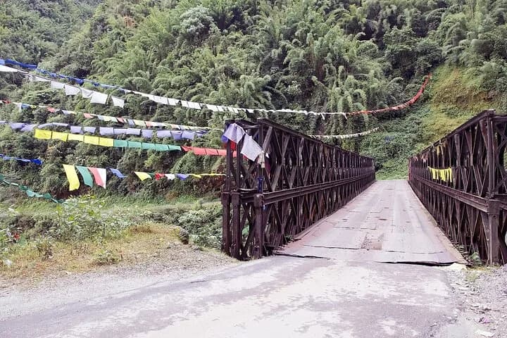 Visit Tsomgo Lake and Nathula Pass on a carefully planned 10-hour priv — photo 4