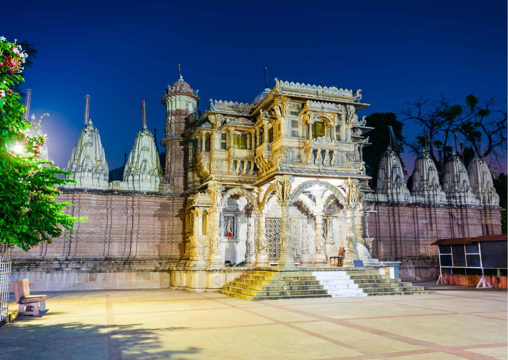 "Ahmedabad is a lovely city by day, but its beauty is enhanced at nigh — photo 7