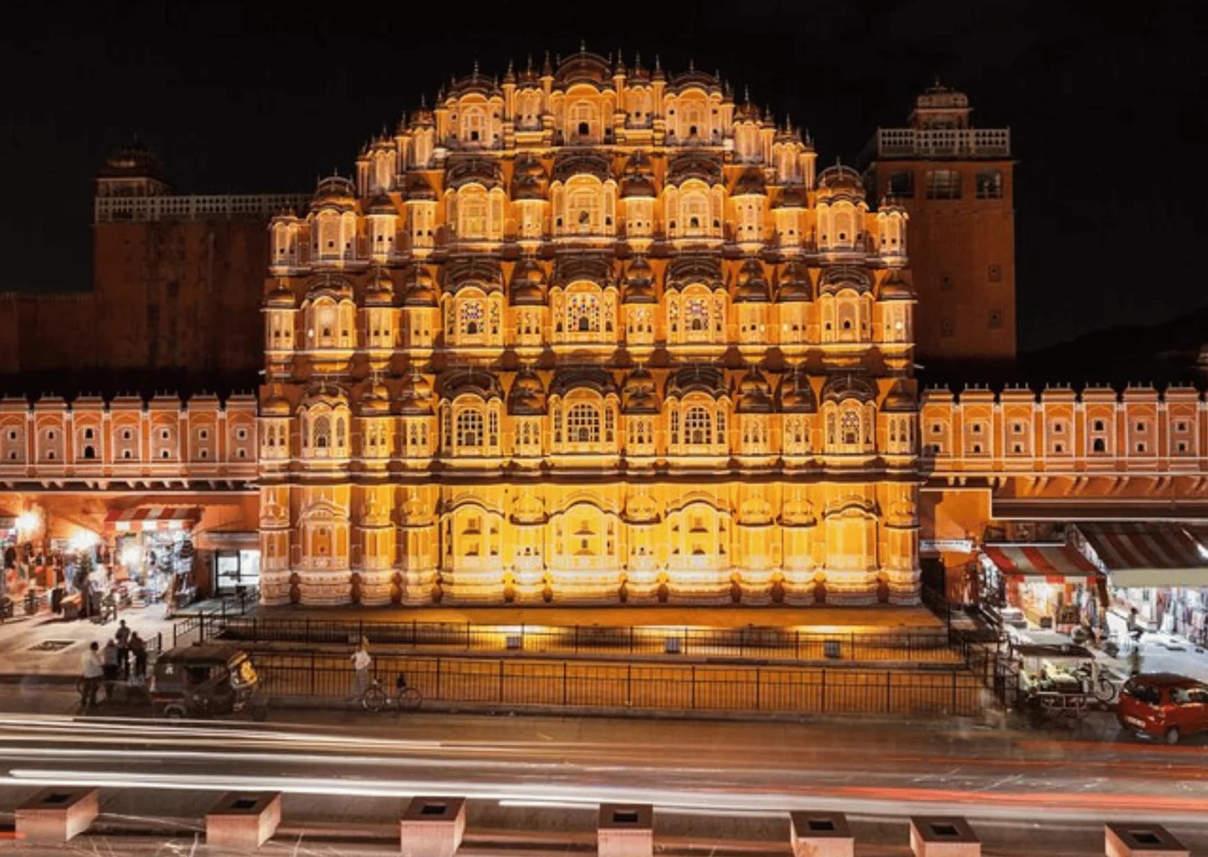 While Jaipur is a stunning city during the day, the nighttime hours ar — photo 8